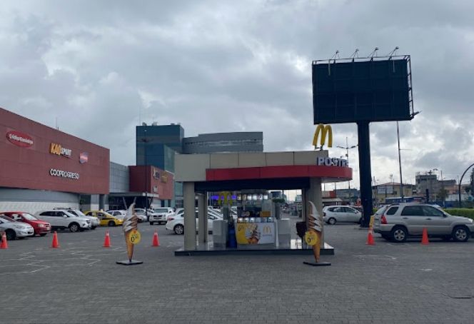 Encuentra nuestra tienda física en el Centro Comercial El Recreo Encuentra nuestra tienda física en el Centro Comercial El Recreo